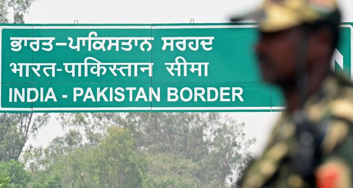 Indian military patrol India-Pakistan border