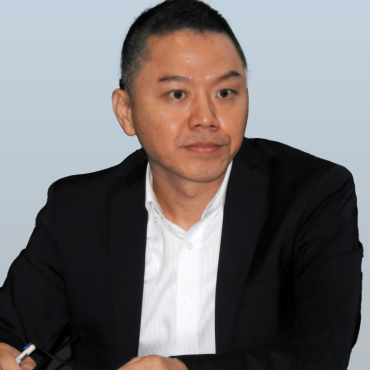 Yujen Kuo headshot